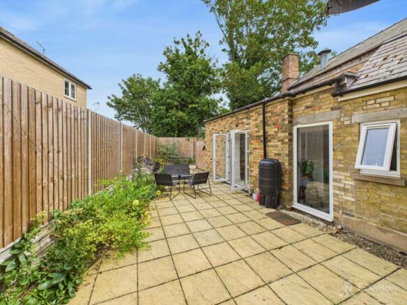 Garden- Mark Stephens EweMove Newmarket and Soham 