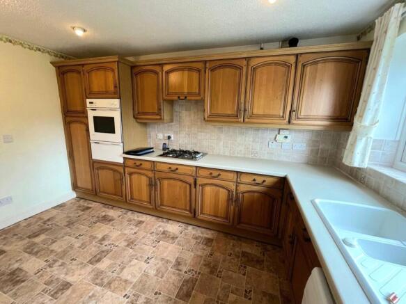4 bed Detached for sale Image 4