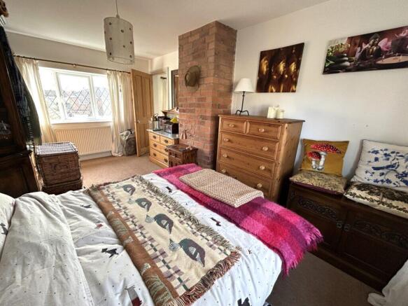 2 bed Semi-Detached for sale Image 8