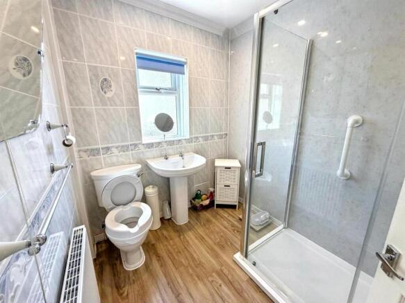 1 bed Semi-Detached Bungalow for sale Image 9