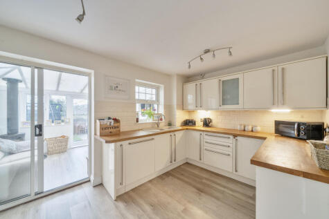 Winlaw Close, Shaw, Swindon, SN5 5WX