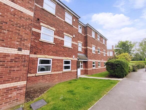 2 bed Apartment to rent Image 4