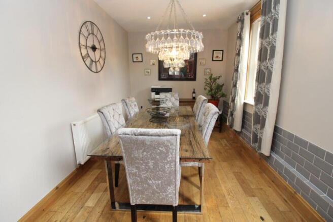 4 bed Detached for sale Image 8