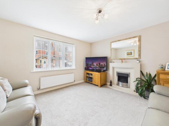 4 bed Detached for sale Image 9