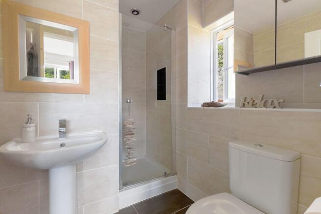 Ensuite to Bed 1