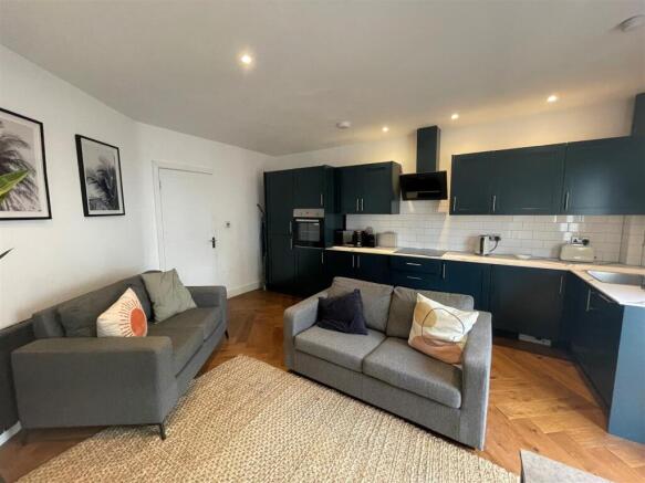 Living room / Kitchen