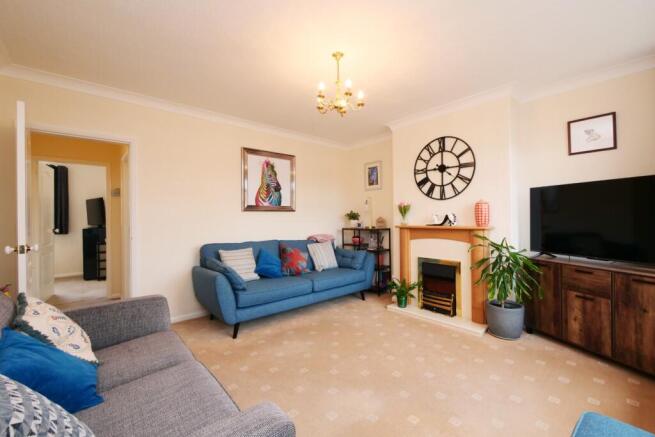 2 bed Semi-Detached Bungalow for sale Image 7