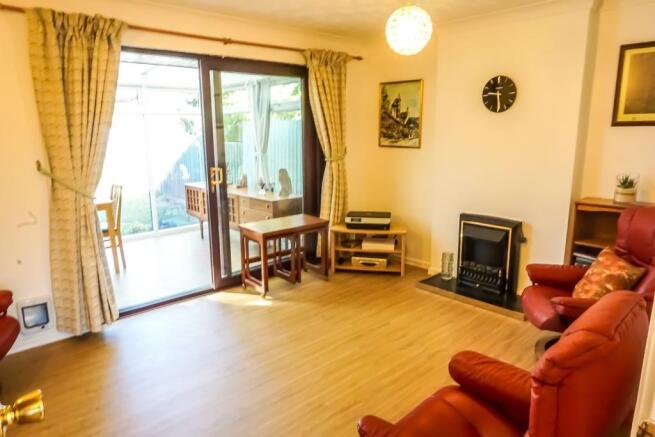 Lounge/Dining Room