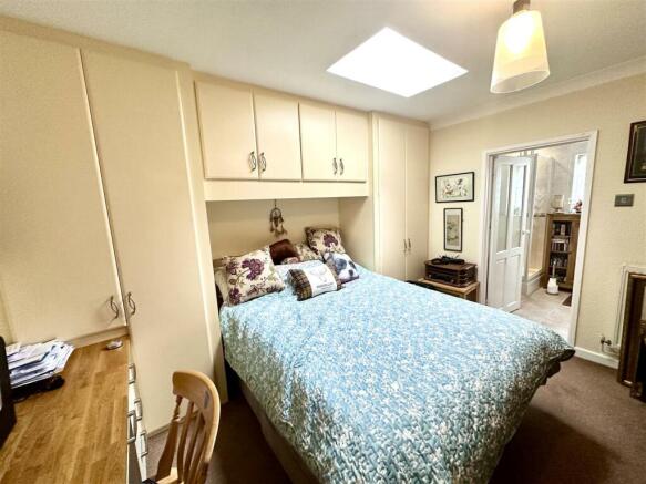 BEDROOM 2