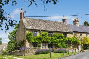 Heythrop Cottage, Street To St Kenelms Church, Chipping Norton OX7 4NN