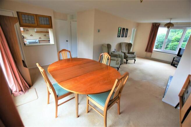 Dining/lounge