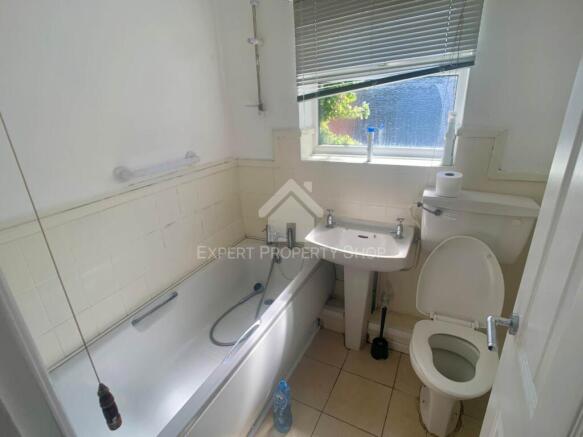 3 bed Terraced for sale Image 8