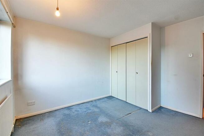 Bedroom 1_2.jpg