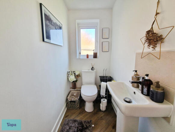 3 bed Semi-Detached for sale Image 9