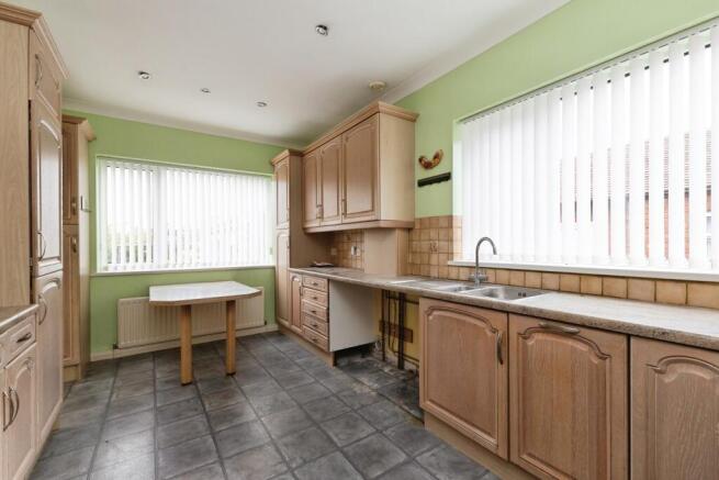 2 bed Semi-Detached Bungalow for sale Image 9