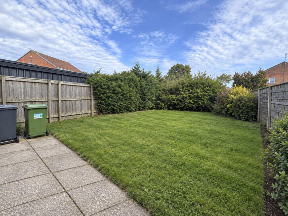 2 bed Semi-Detached to rent Image 10
