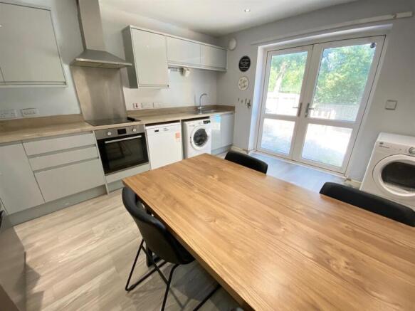 3 bed Semi-Detached for sale Image 5