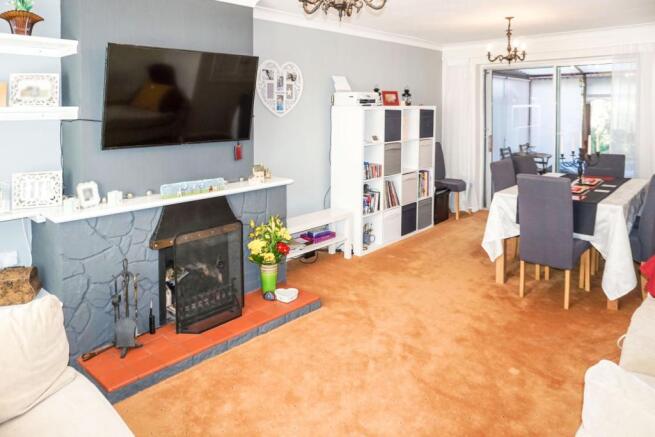 Lounge/Dining Room