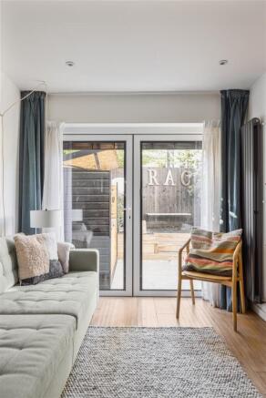 Ashdon Close, IG8
