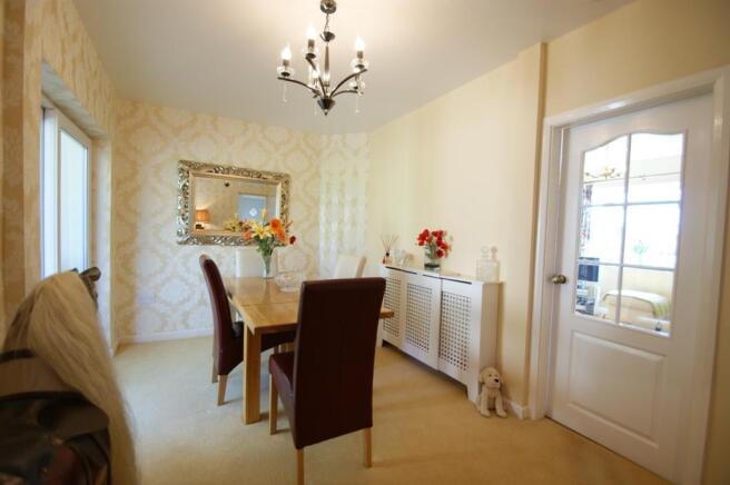 Garden Cottage - dining 1.jpg