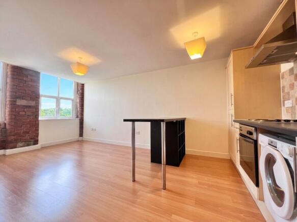2 bed Apartment for sale Image 6