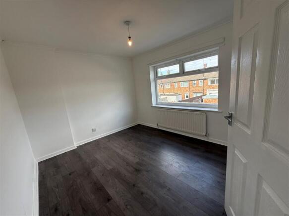 2 bed House to rent Image 9