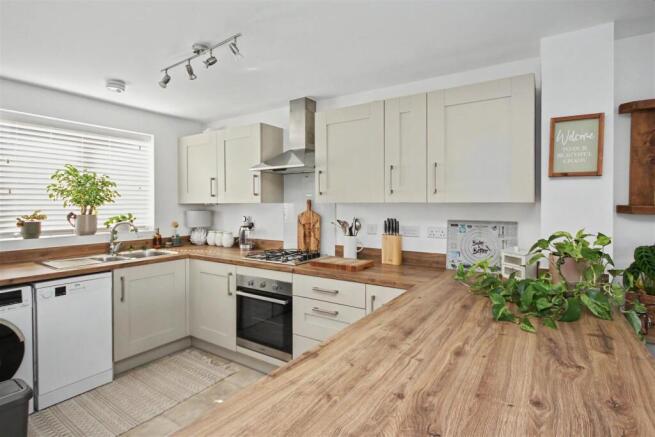 kitchen 1.JPG