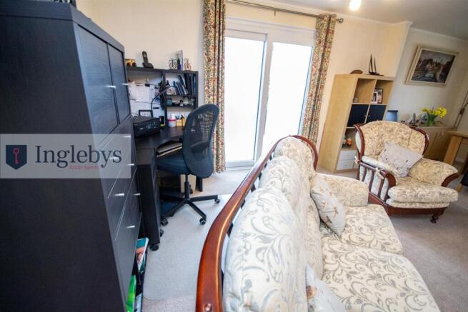 2 bed Park Home for sale Image 6