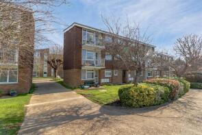 34, Dorchester Gardens, Marine, Worthing BN11 5AY