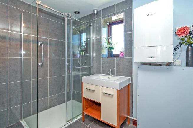 Shower Room.jpg