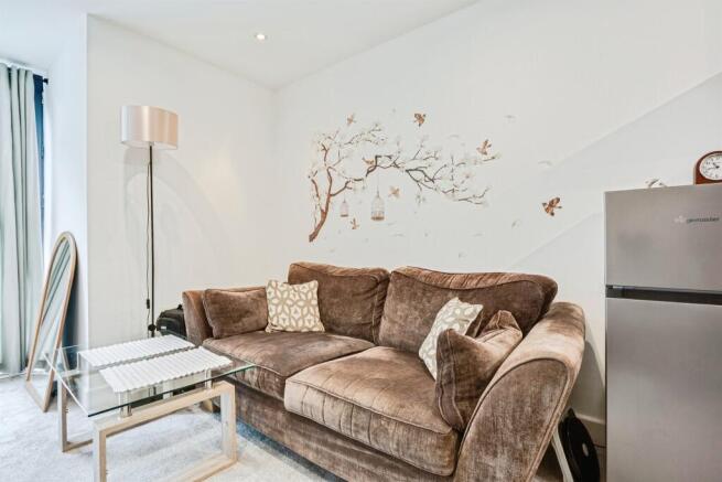 1 bed Ground Flat for sale Image 4