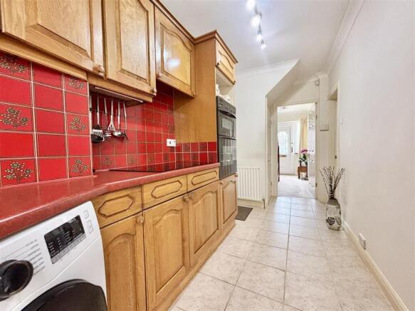 4 bed Semi-Detached for sale Image 5