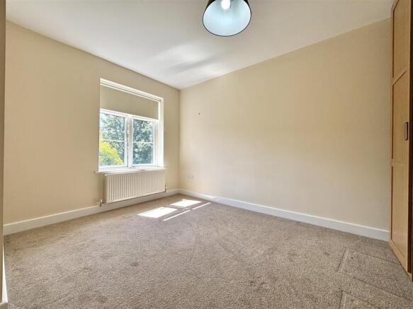 2 bed Apartment for sale Image 9