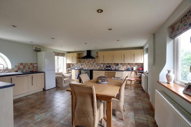 Kitchen/dining