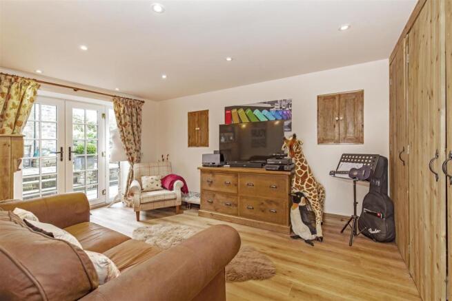 Family Room-1.jpg
