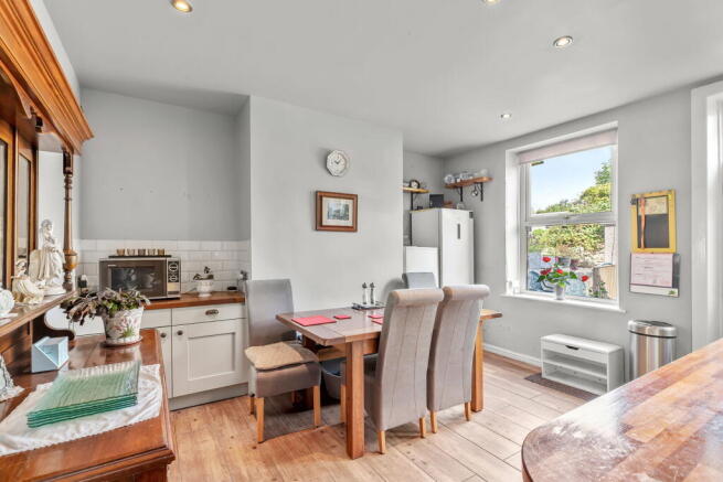 5 bed Terraced for sale Image 5