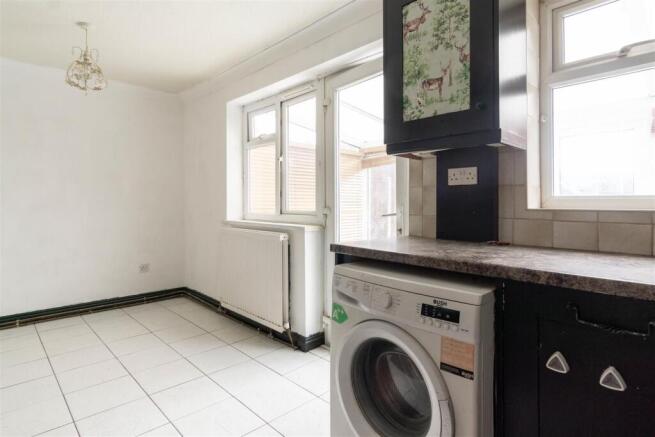 2 bed Semi-Detached for sale Image 7
