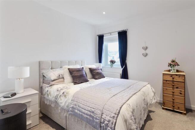 Bedroom 1 (9).jpg