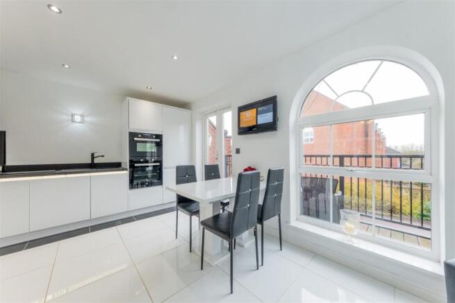 22 Huntsfield Road-010.JPG