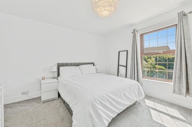2 bed Terraced for sale Image 8