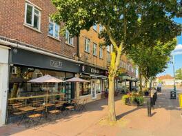 81a, Main Road, Romford RM2 5EL