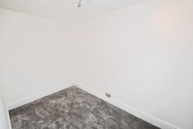 2 bed End of Terrace to rent Image 12