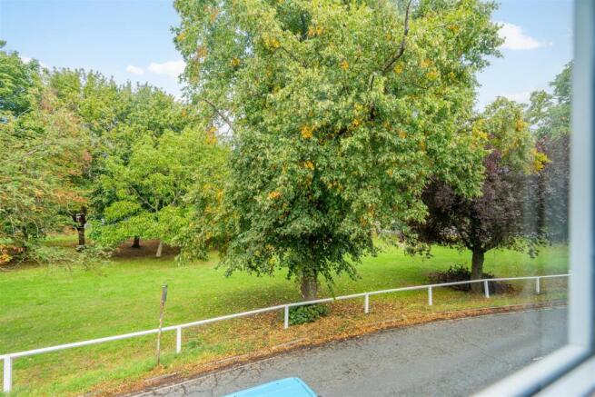 2 bed Terraced for sale Image 10