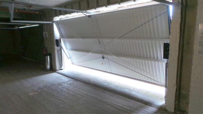 communial Garage 