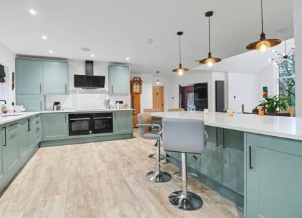 Kew Lane, Bursledon, SO31