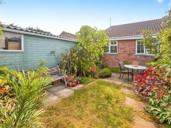 Garden- (2).JPG