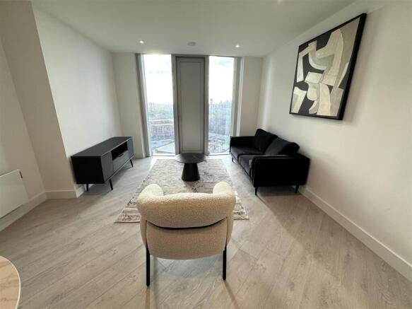 Living room pic 5.jpeg