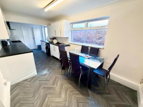 Kitchen/Dining