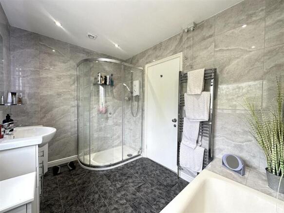 3 bed Detached for sale Image 11