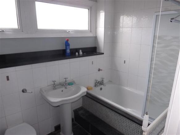 Family Bathroom: